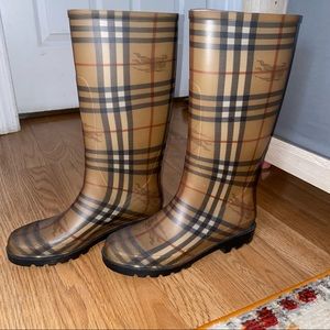Burberry Rainboots SIZE 39